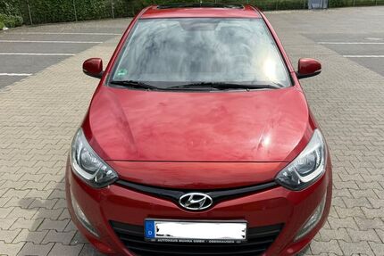 Hyundai i20 64.072 km 5.650 &euro; Duisburg 47167