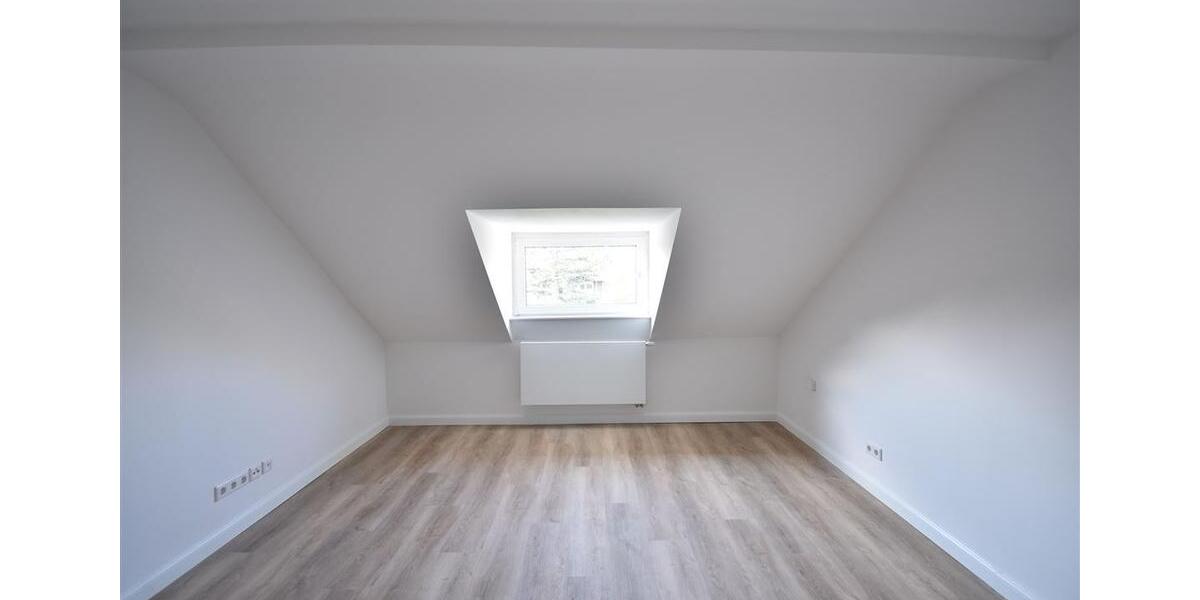 Dachgeschoßwohnung Krefeld Benrad - 3 Zimmer, 66 m&sup2;, 755&euro; | Angebot:24714331