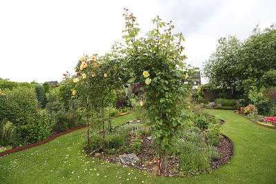 CHARMANT MIT GARTEN - Doppelhaushälfte Duisburg Angerhausen | Angebot:26693351