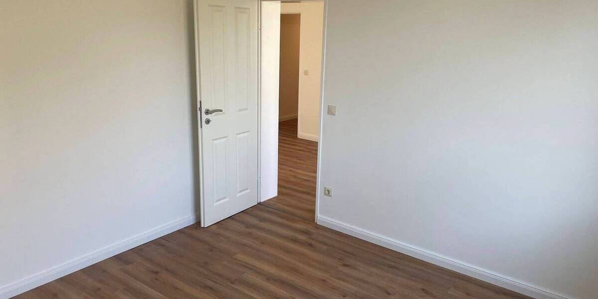Etagenwohnung Duisburg Hochheide - 2 Zimmer, 68 m&sup2;, 589&euro; | Angebot:25987132