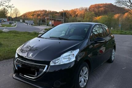 Peugeot 208 47.918 km 7.699 &euro; Duisburg 47259