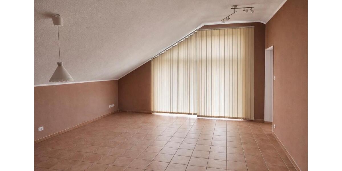 Dachgeschoßwohnung Mönchengladbach Süd - 3.5 Zimmer, 85 m&sup2;, 1.225&euro; | Angebot:25931861