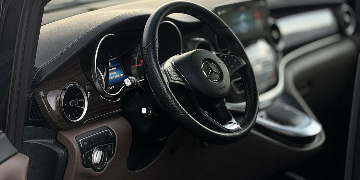 Mercedes-Benz V 300 d lang /4matic/ AMG / 8 Sitze/Pano/ El.tür 55.000 km 59.900 &euro; Mönchengladbach 41066