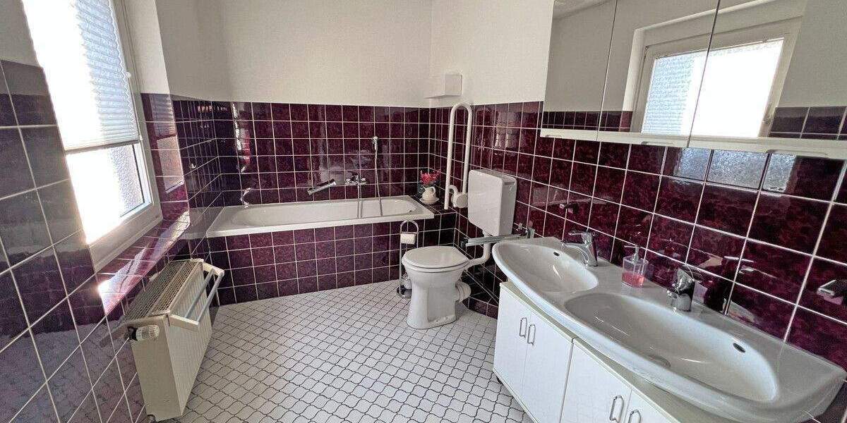 Reihenendhaus Kamp-Lintfort Lintfort - 5 Zimmer, 195 m&sup2;, 349.000&euro; | Angebot:25799168