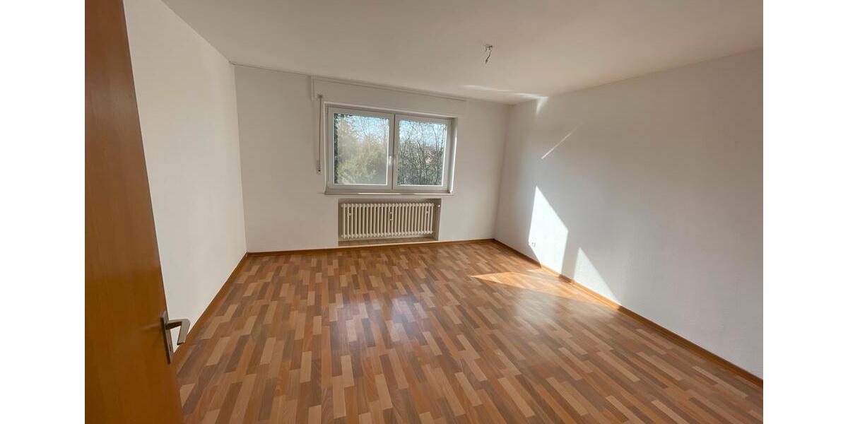 Etagenwohnung Moers - 3 Zimmer, 82 m&sup2;, 820&euro; | Angebot:25408473