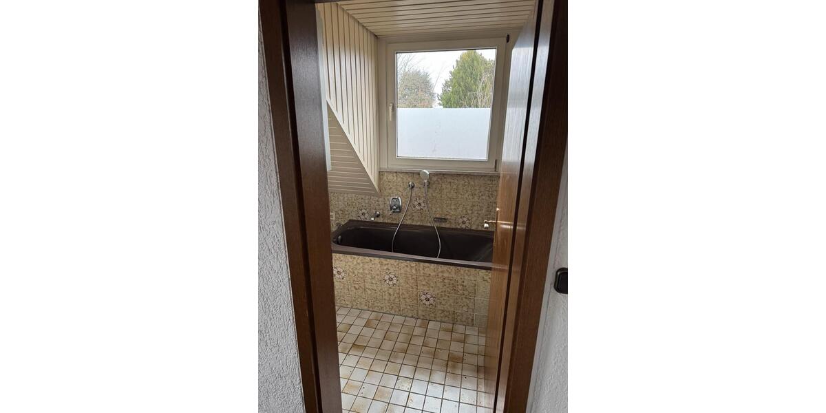 Dachgeschoßwohnung Langenfeld (Rheinland) - 2 Zimmer, 52 m&sup2;, 700&euro; | Angebot:24839218