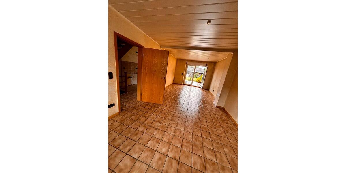 Reihenhaus Duisburg Hochheide - 3 Zimmer, 80 m&sup2;, 235.000&euro; | Angebot:26766270