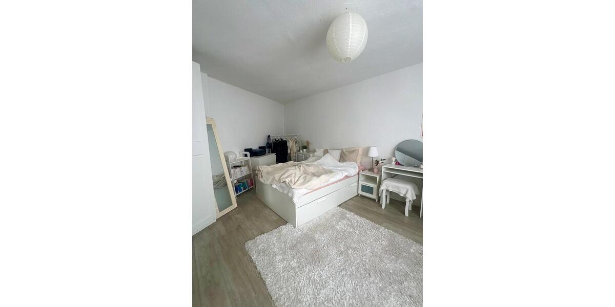 Erdgeschoßwohnung Düsseldorf Heerdt - 2 Zimmer, 70 m&sup2;, 1.100&euro; | Angebot:26567448