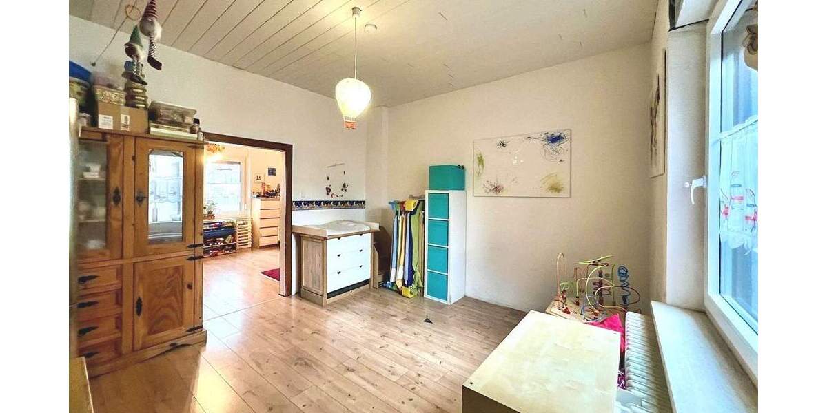 Mehrfamilienhaus, Wohnhaus Krefeld Uerdingen - 6 Zimmer, 145 m&sup2;, 259.000&euro; | Angebot:25692546