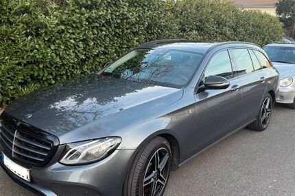 Mercedes-Benz E 200 136.000 km 17.999 &euro; Ratingen 40883