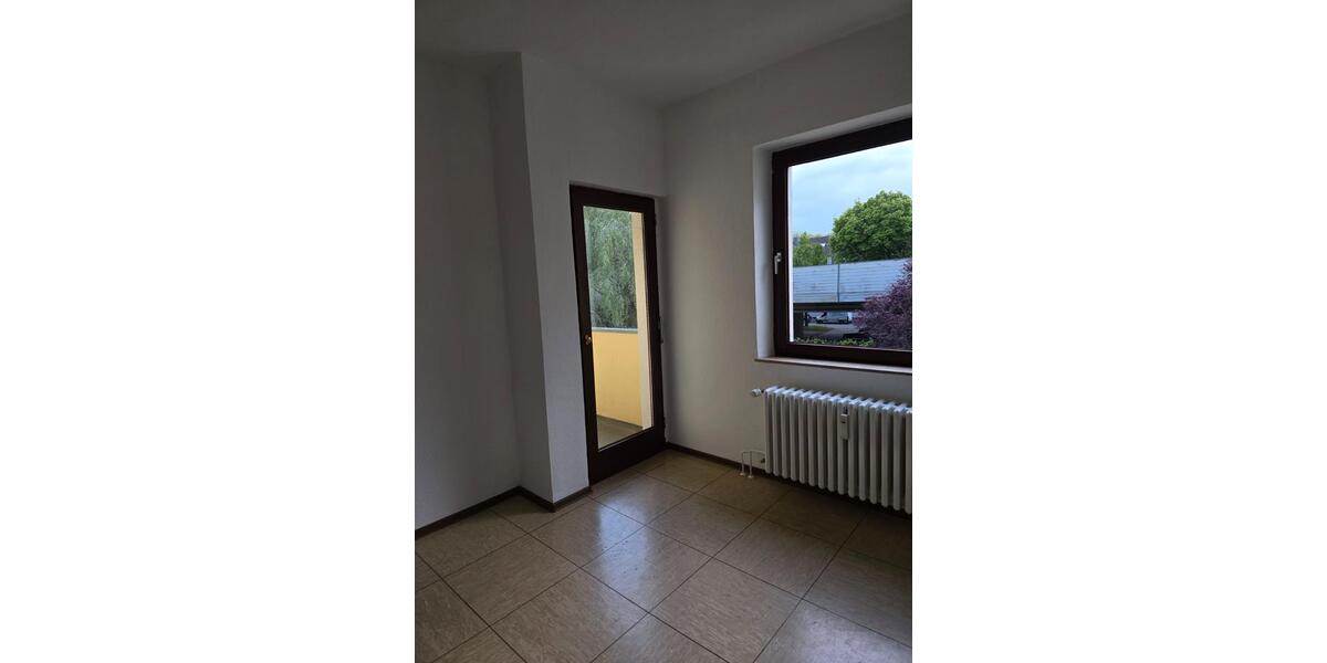 Etagenwohnung Duisburg Mittelmeiderich - 3 Zimmer, 78 m&sup2;, 600&euro; | Angebot:27592745