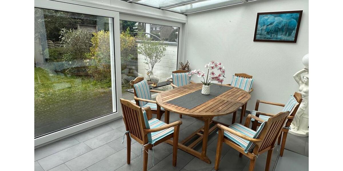 Doppelhaushälfte Düsseldorf Stadtbezirk 6 - 5 Zimmer, 150 m&sup2;, 2.350&euro; | Angebot:26051077