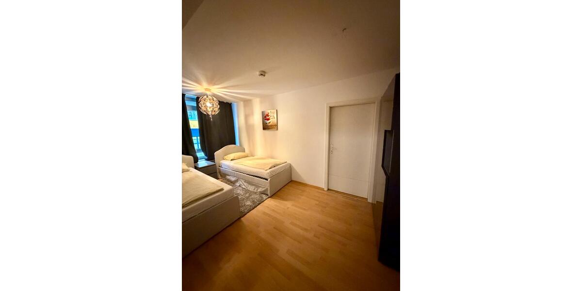 Etagenwohnung Düsseldorf Stadtbezirk 3 - 4 Zimmer, 85 m&sup2;, 1.900&euro; | Angebot:25149998