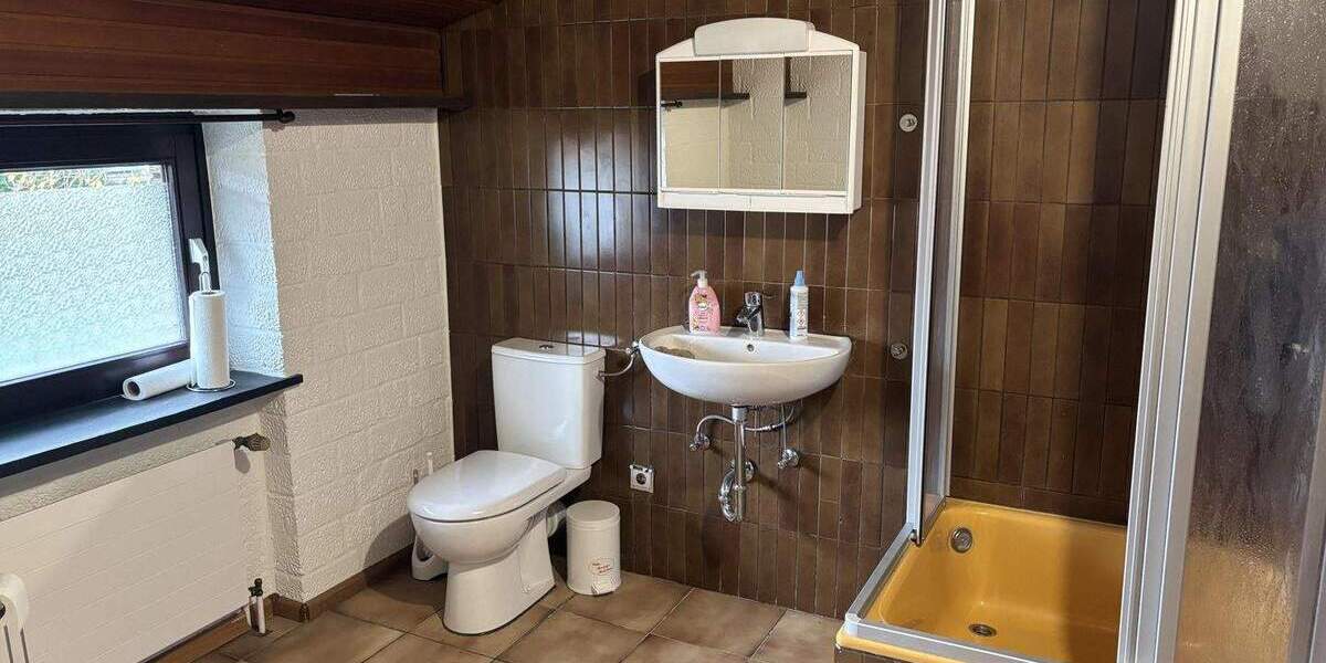 Einfamilienhaus Krefeld Traar - 7 Zimmer, 214 m&sup2;, 750.000&euro; | Angebot:25693386