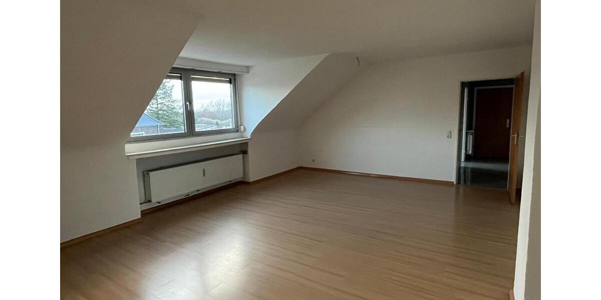 Dachgeschoßwohnung Meerbusch Kierst - 3.5 Zimmer, 85 m&sup2;, 1.067&euro; | Angebot:26413477