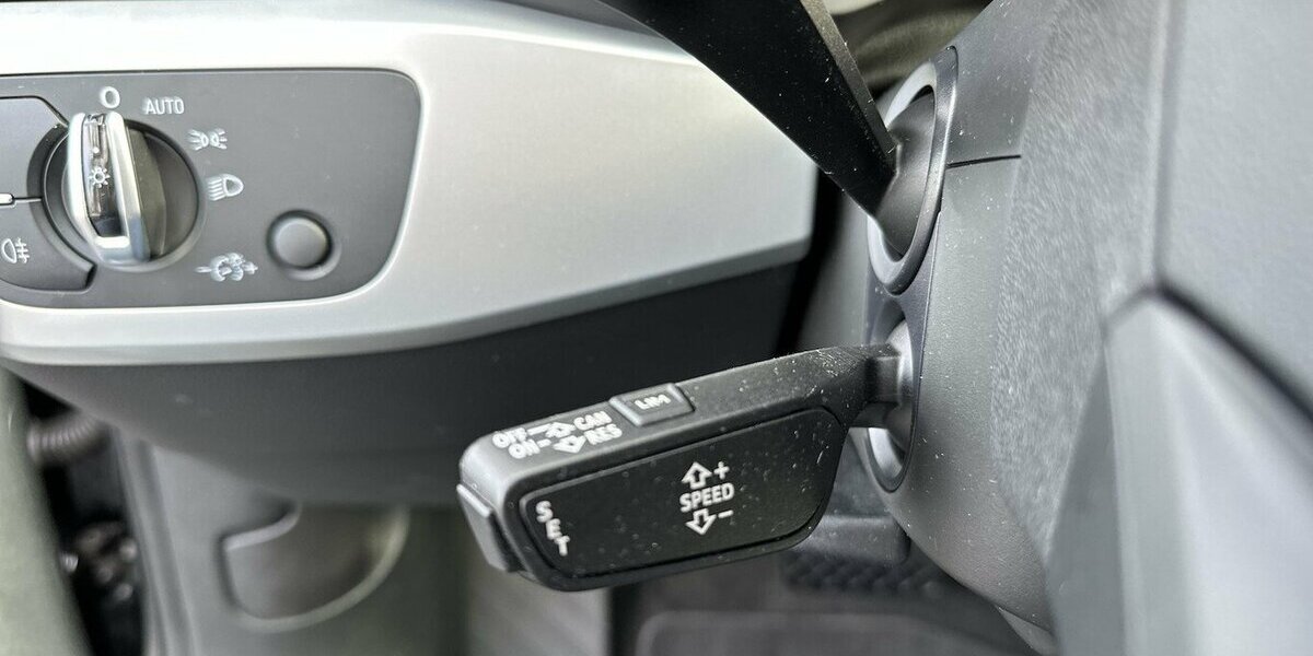 Audi A4 2,0 TDI / Automatik / Navi MMI / LED / AHK 135.000 km 17.990 &euro; Mönchengladbach 41066