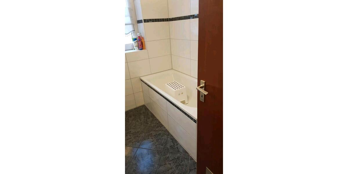Erdgeschoßwohnung Krefeld Dießem - 2 Zimmer, 70 m&sup2;, 1.500&euro; | Angebot:26212382