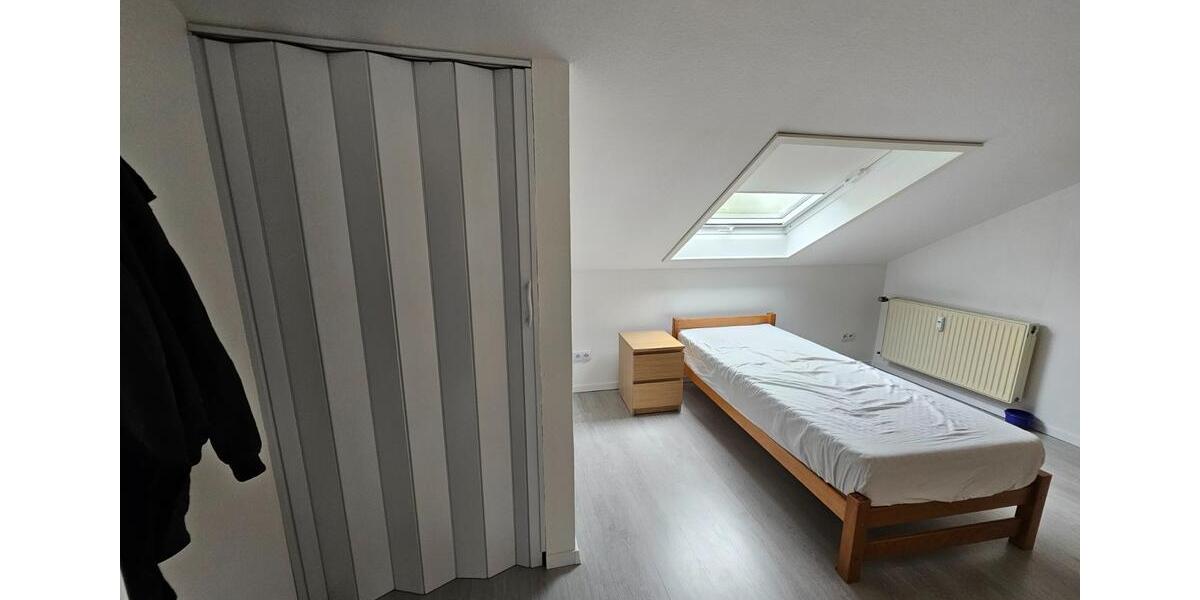 Dachgeschoßwohnung Krefeld Benrad - 2 Zimmer, 54 m&sup2;, 119.000&euro; | Angebot:25869418