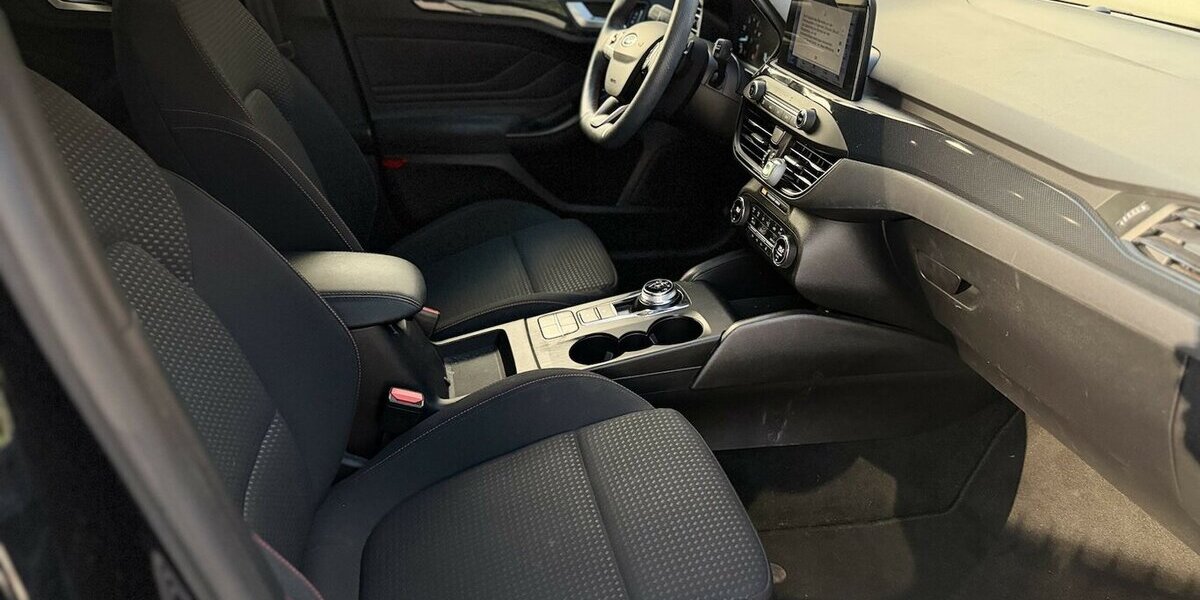 Ford Focus ST-Line / Keyless / Kamera / Carplay 68.000 km 16.990 &euro; Mönchengladbach 41066