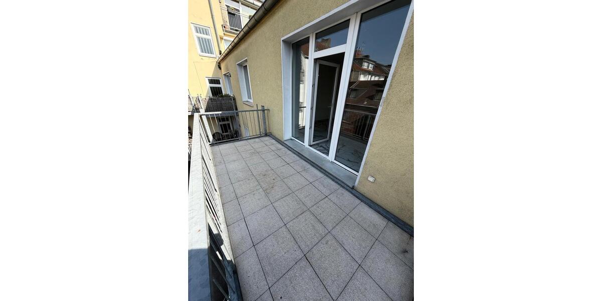 Dachgeschoßwohnung Düsseldorf Stadtbezirk 9 - 3 Zimmer, 130 m&sup2;, 2.450&euro; | Angebot:25792060