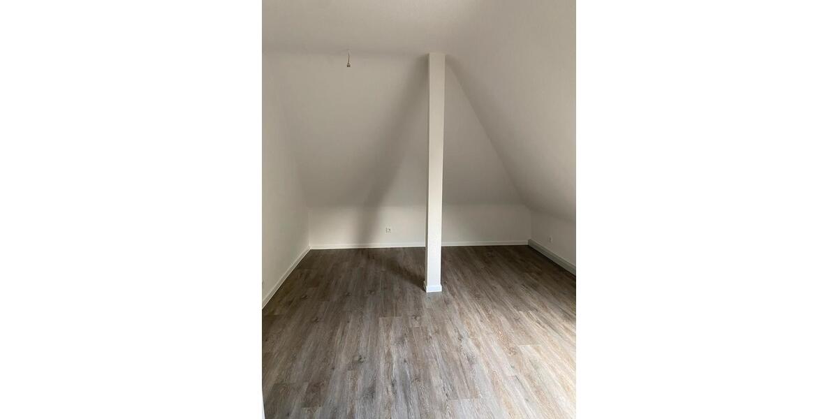 Dachgeschoßwohnung Langenfeld (Rheinland) - 2 Zimmer, 42 m&sup2;, 800&euro; | Angebot:25160331
