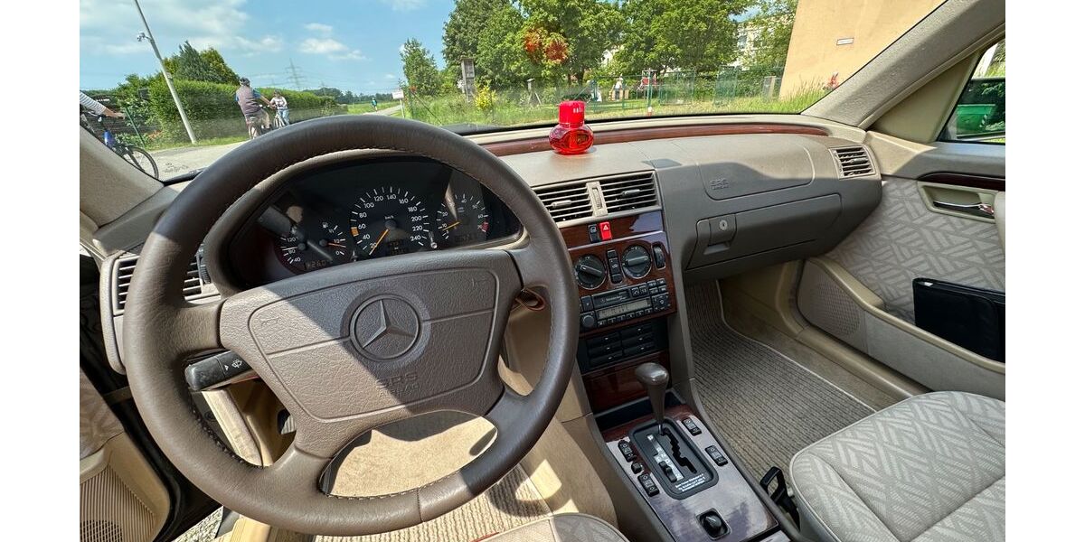 Mercedes-Benz C 180 137.000 km 6.200 &euro; Langenfeld 40764