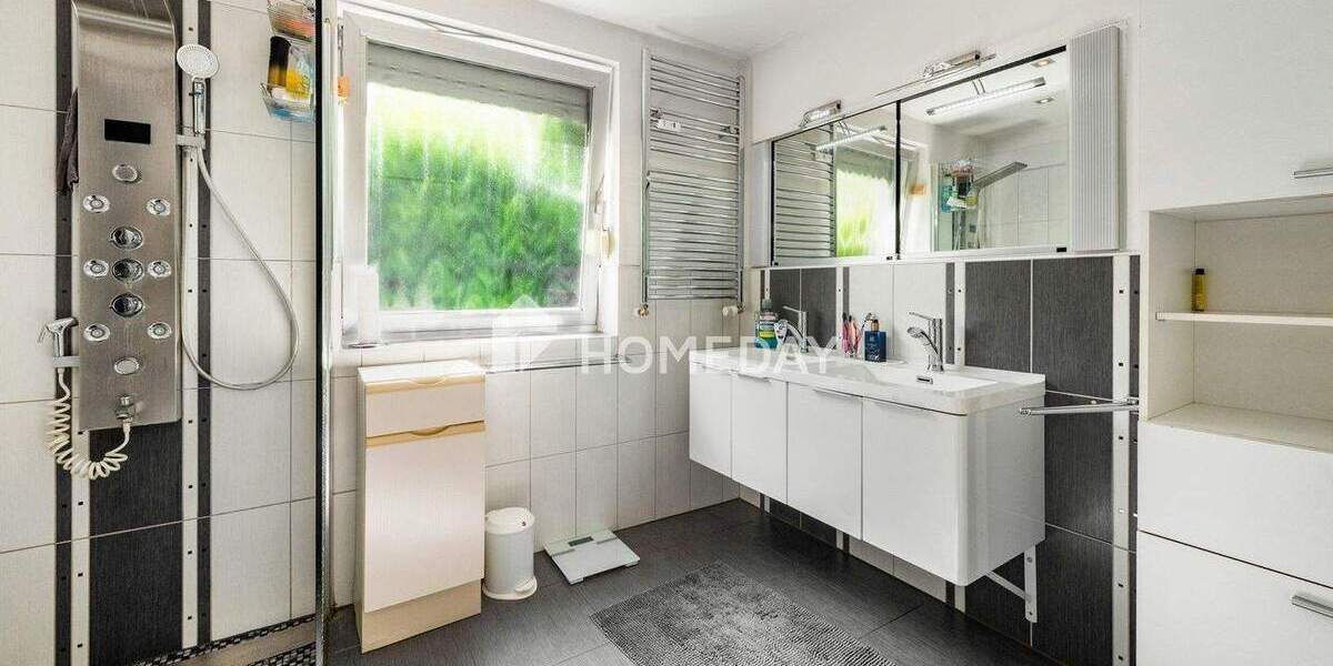 Etagenwohnung Ratingen Ost - 3 Zimmer, 131 m&sup2;, 475.000&euro; | Angebot:25695456
